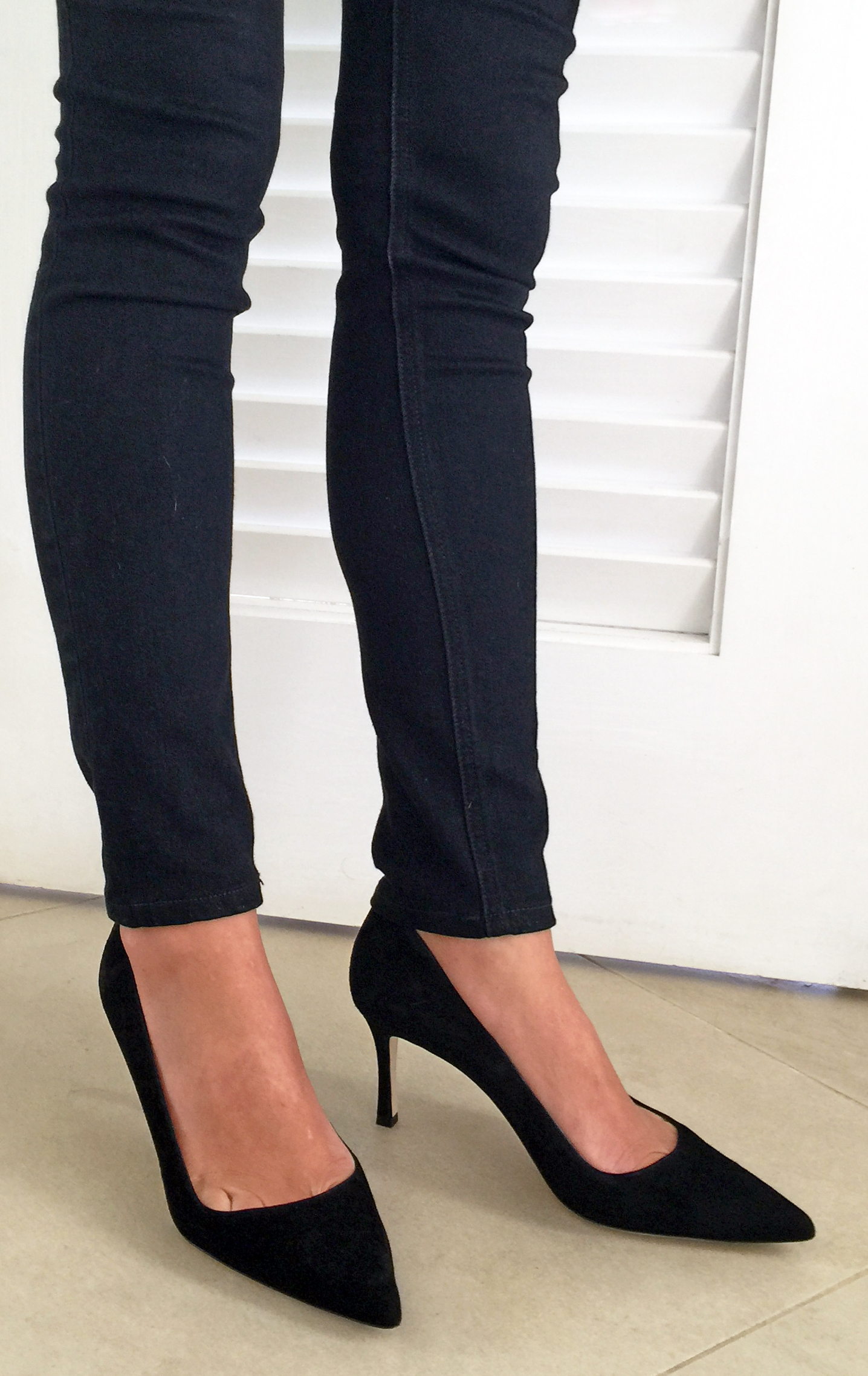 blazer enfant nike - manolo-blahnik-black-suede-bb.jpg